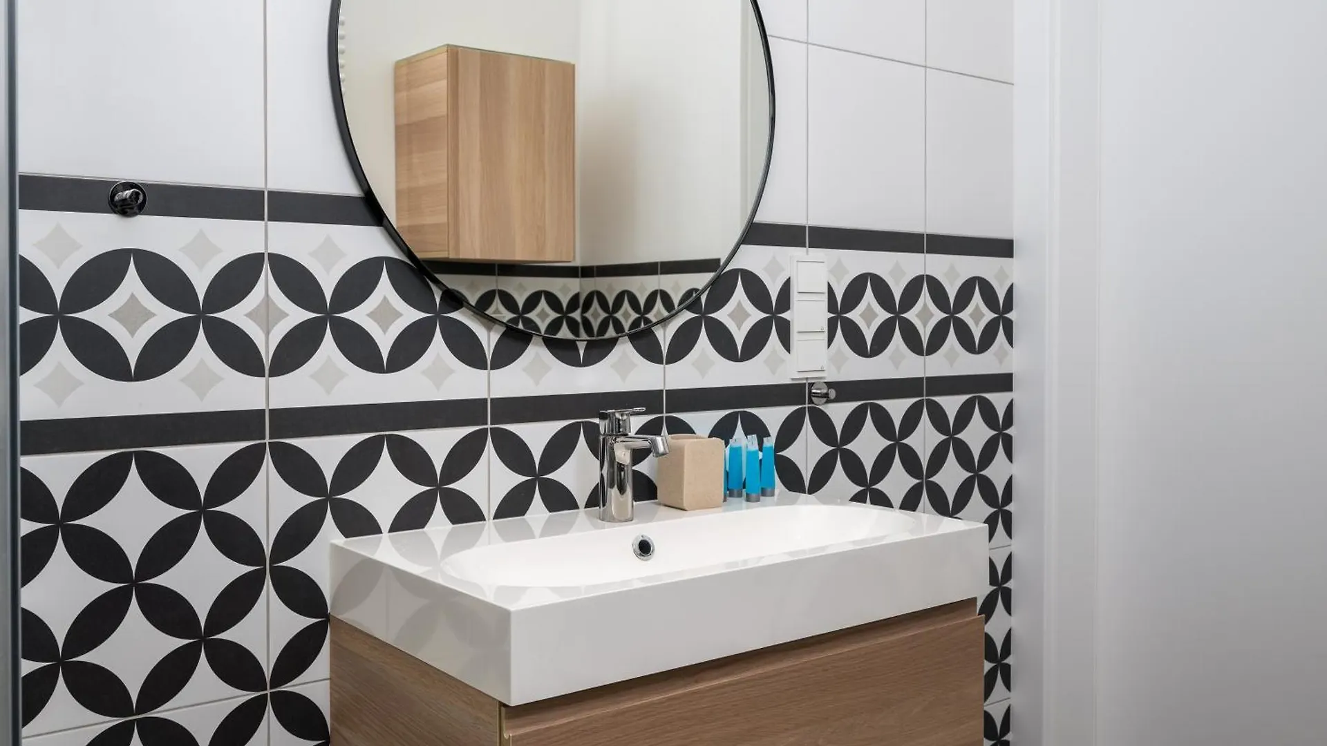 Wilcza City Centre Deluxe Apartment Варшава